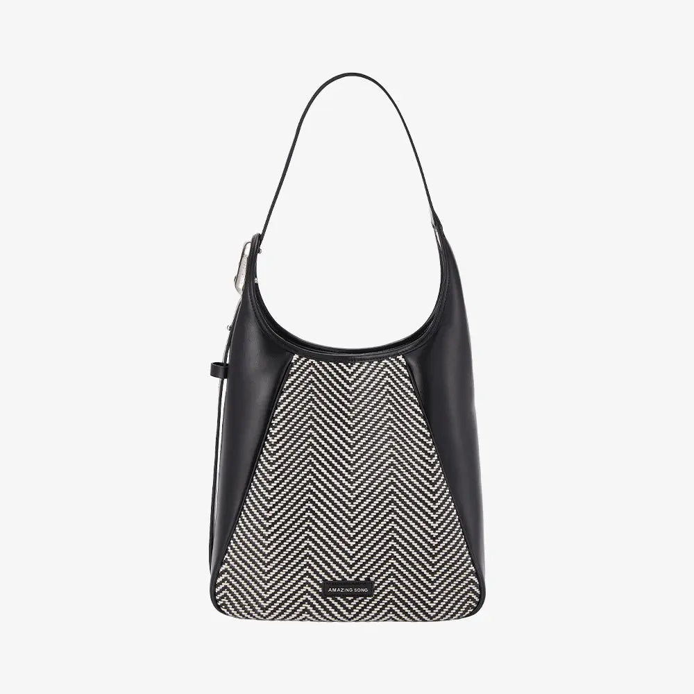 Amazing Song black and white chevron pattern shoulder bag with leather accents