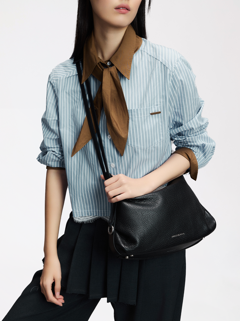 Donut Hobo Bag Top -Grain Cowhide – Small AMAZING SONG