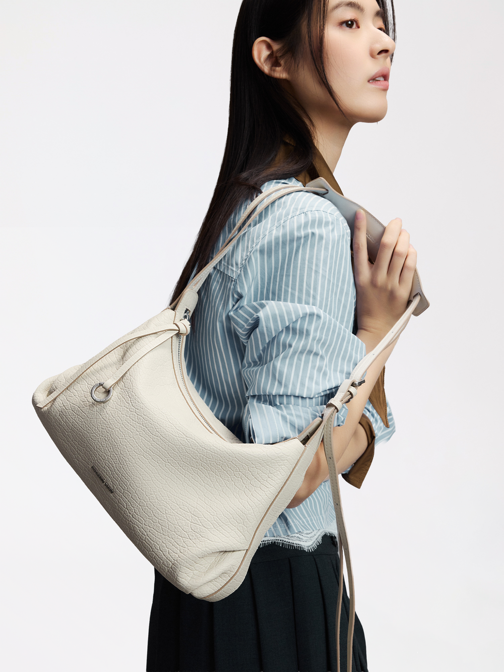 Donut Hobo Bag Top -Grain Cowhide – Small AMAZING SONG