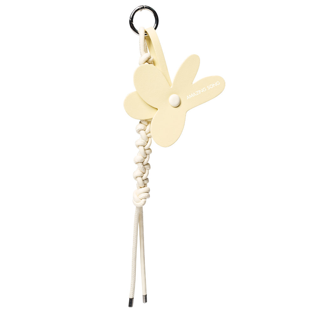Amazing Song cream flower-shaped keychain with braided rope and metal ring