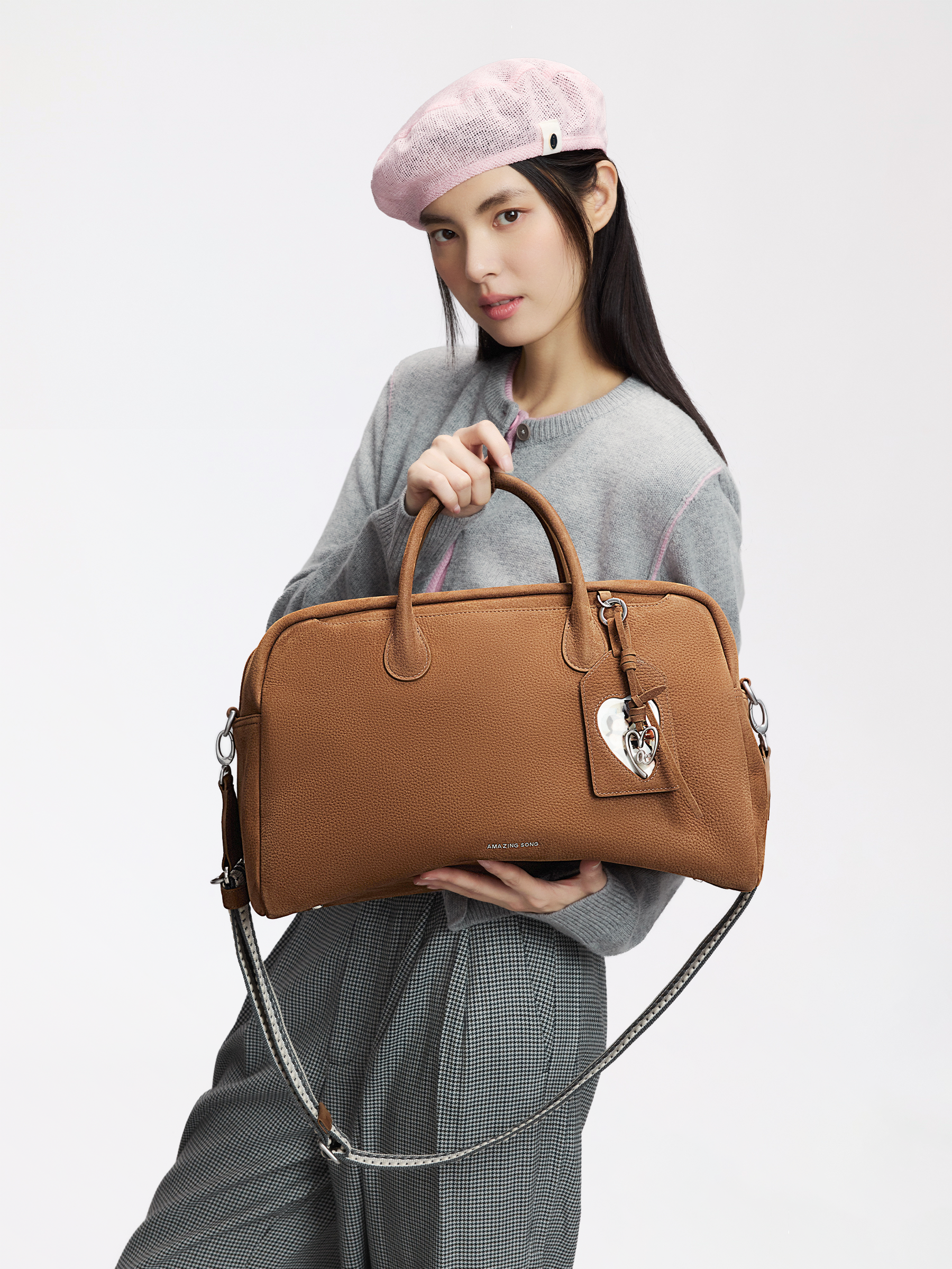 Travel Boston Bag - Large AMAZING SONG