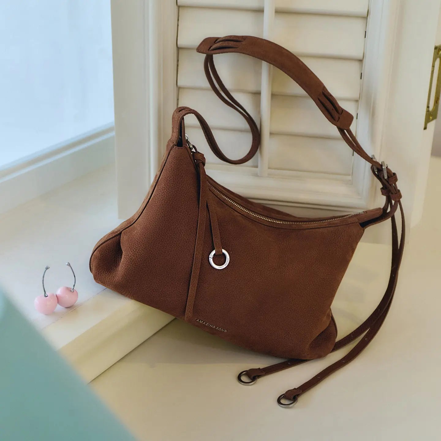 Donut Hobo Top-Grain Cowhide – Small - Amazing Song