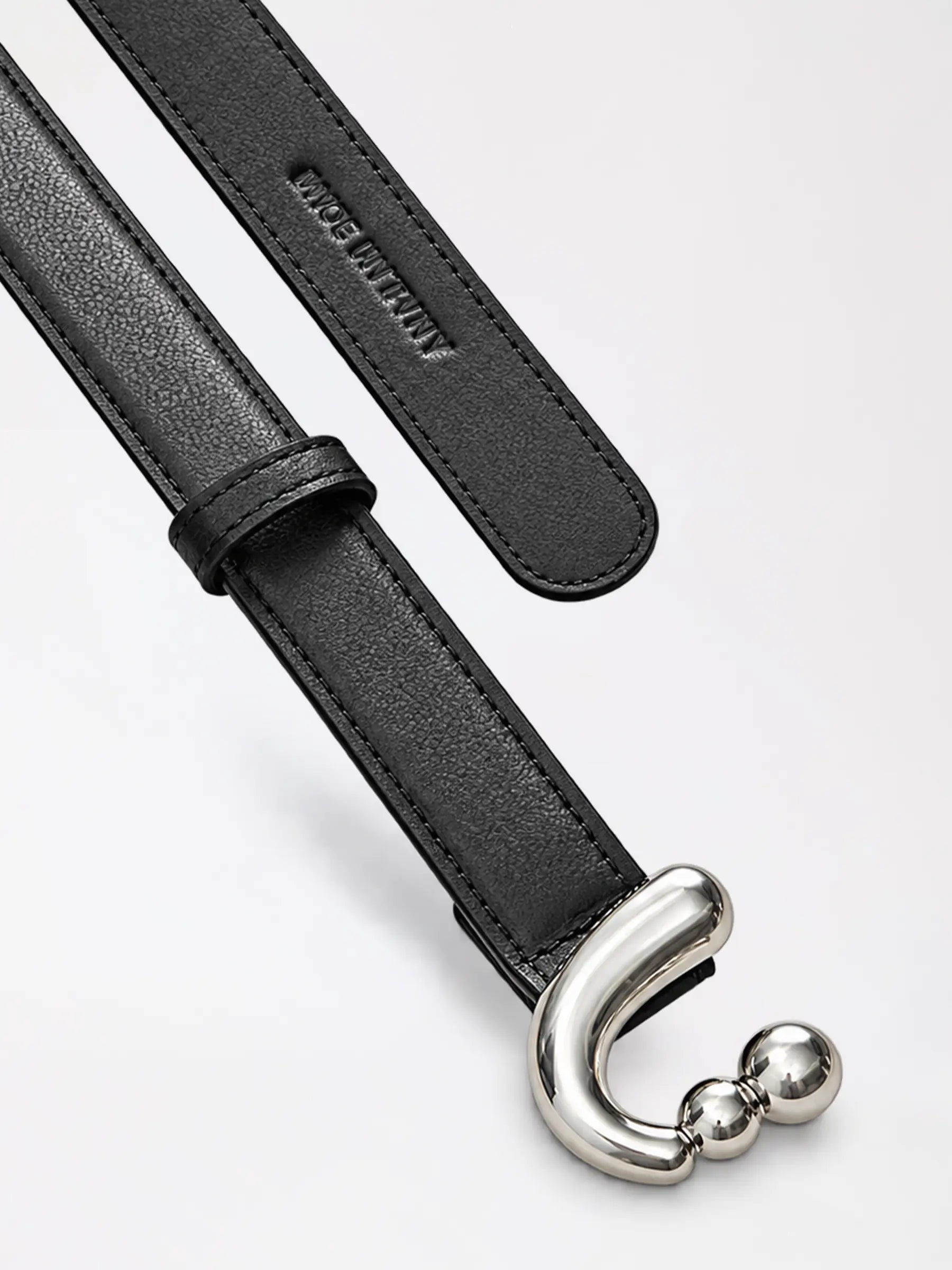 La ceinture "CHANSON IMPRESSIONNANTE"
